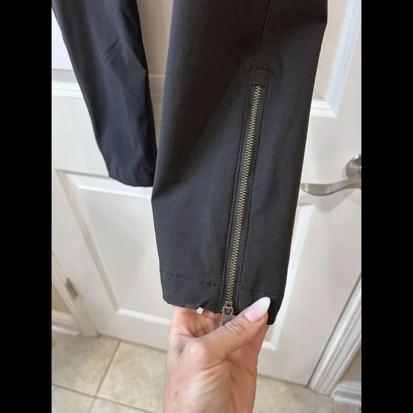 Athleta Wander Skinny Pant Ankle Zip Black 10 Utility Athleisure Gorpcore City - Picture 6 of 15